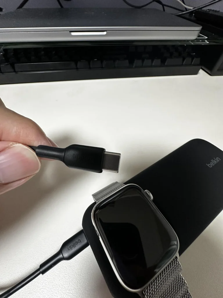 기본 제공 C to C 케이블